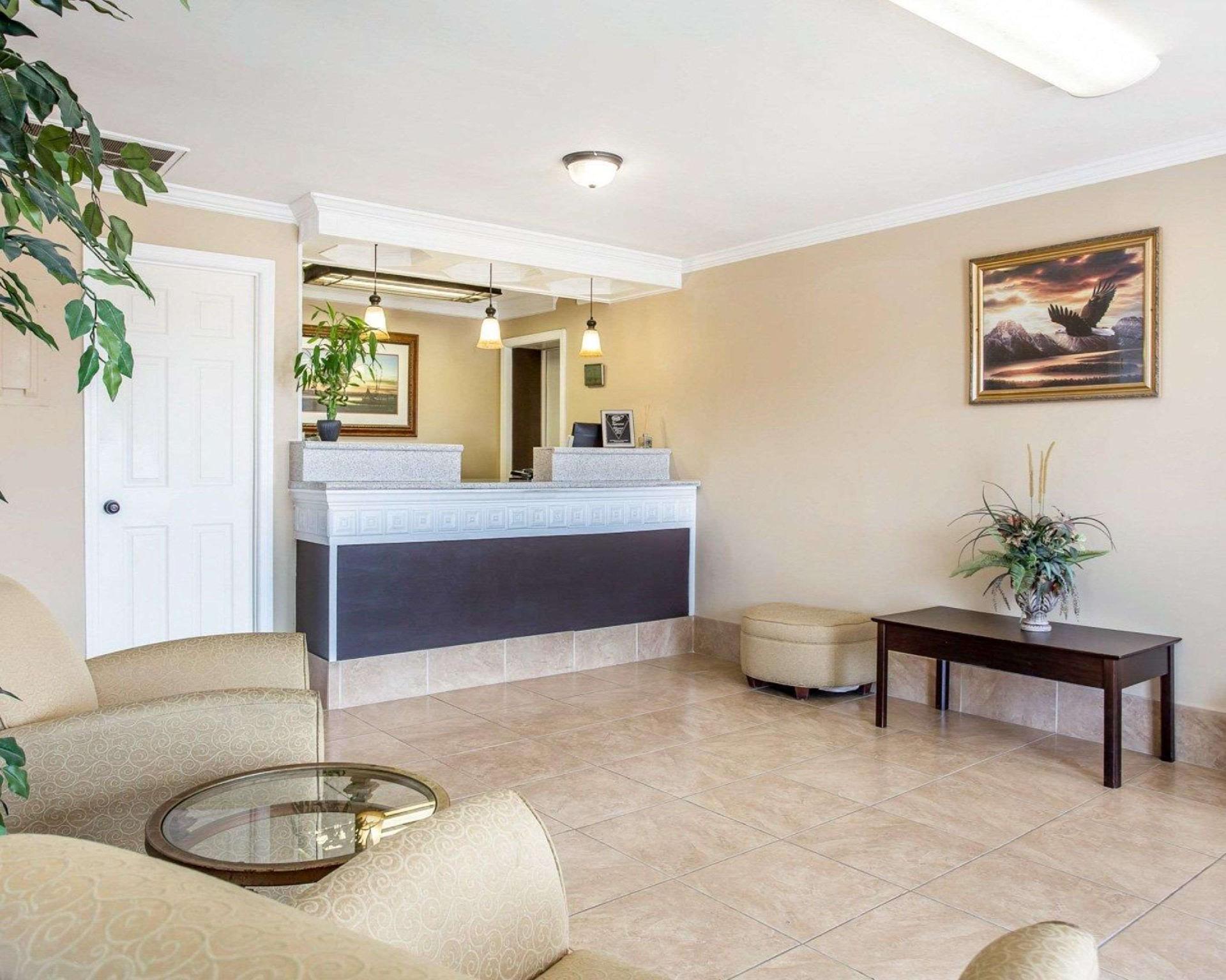 Travelodge By Wyndham סנטי מראה חיצוני תמונה
