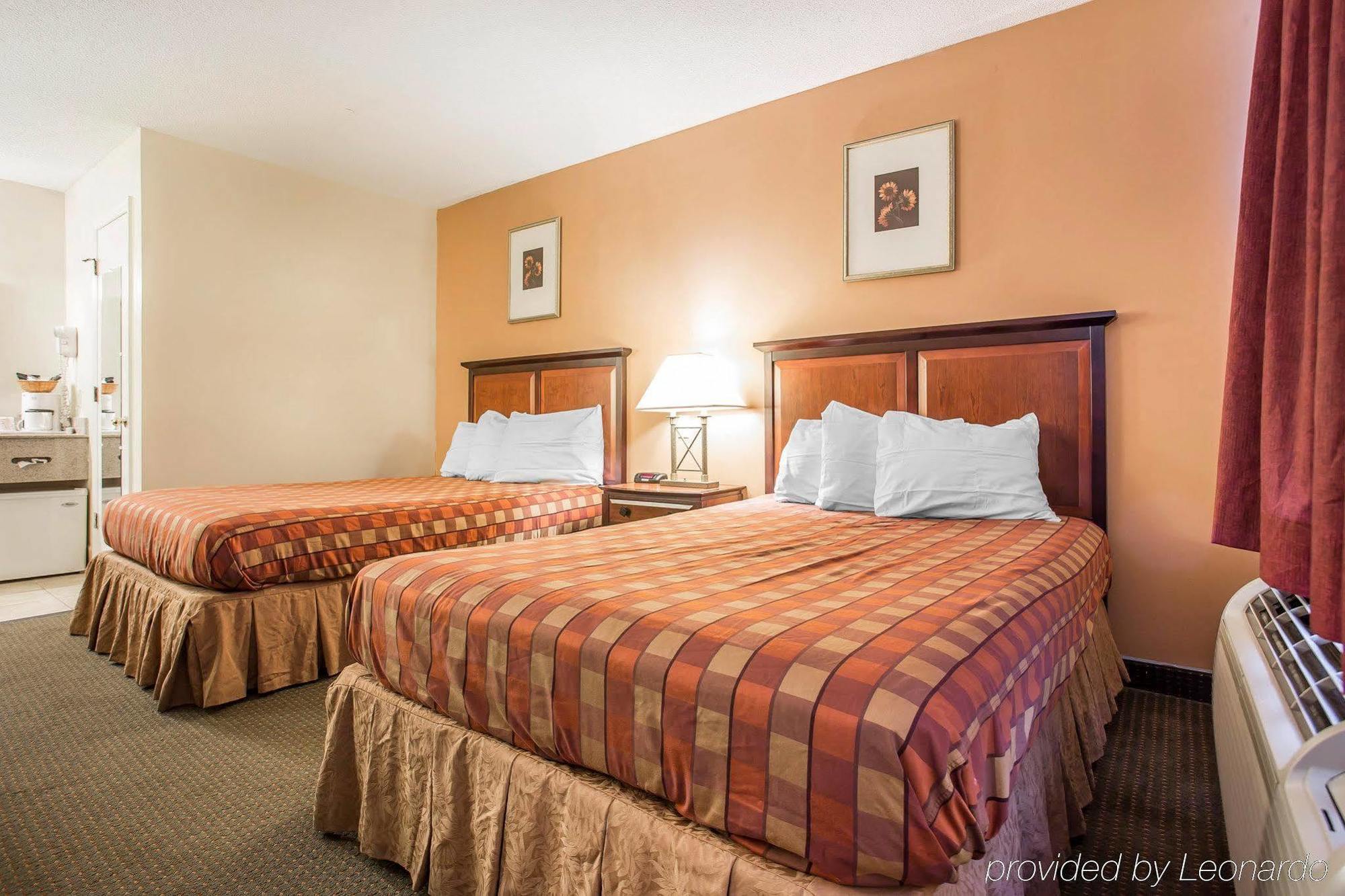 Travelodge By Wyndham סנטי מראה חיצוני תמונה